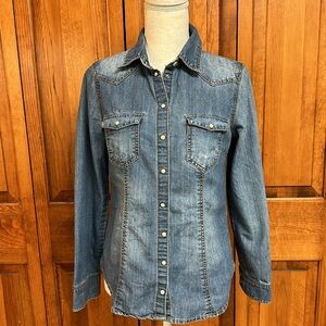 H&M Pearl Snap Button-down Longsleeved Denim Western Rounded Hem Shirt Size 6
